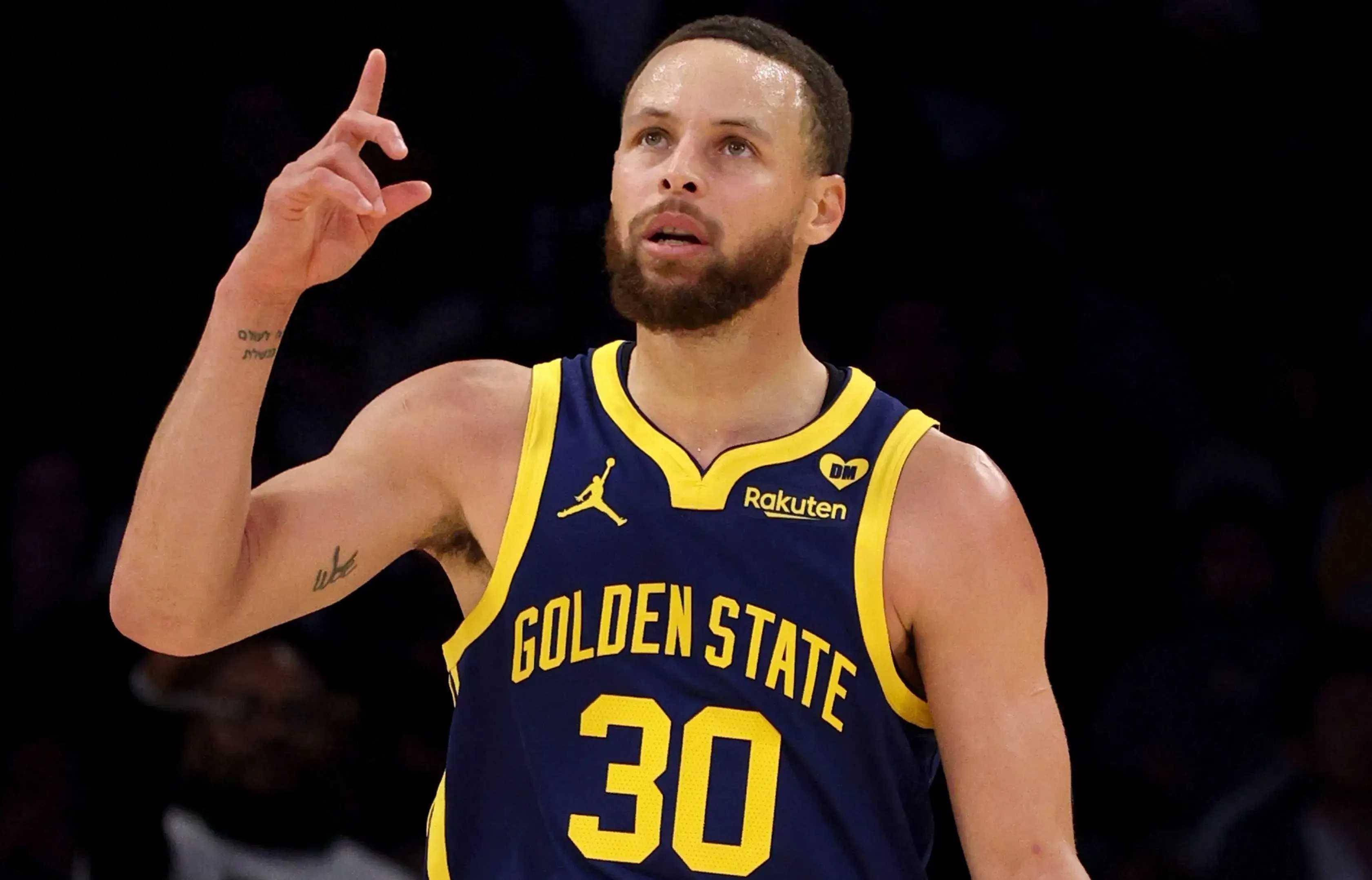 九游体育入口 Ning焦点对战，库里与80激战澳大利亚队分钟，刷新纪录胜负难料！