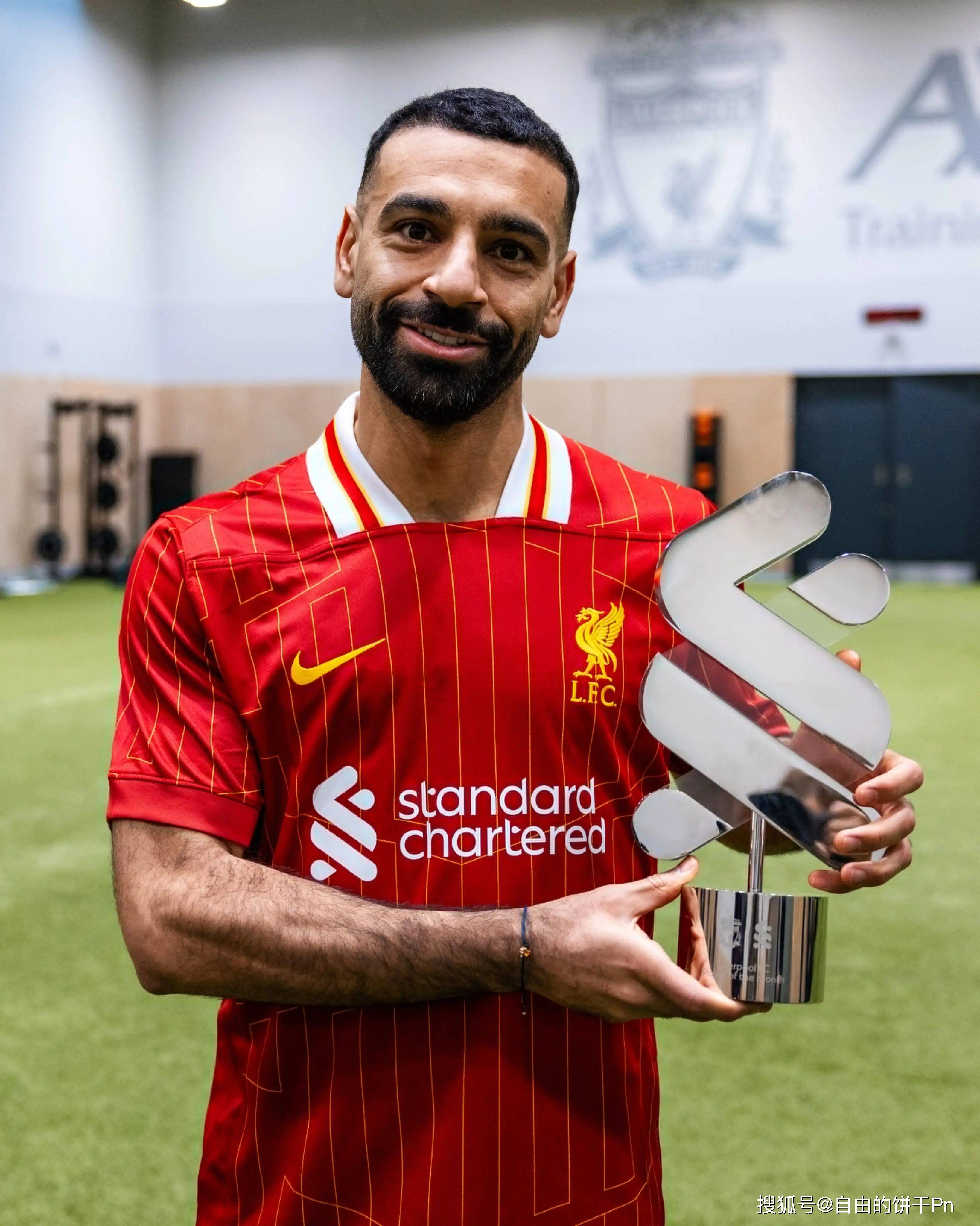 九游体育APP萨拉赫回归赛场，回归赛场首场状态亮眼，独行侠观众沸腾！的简单介绍